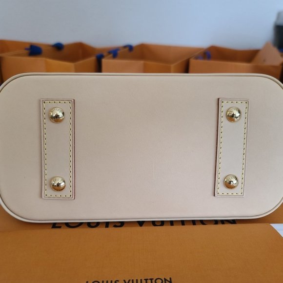 Authentic Louis Vuitton Alma BB - Picture 5 of 6